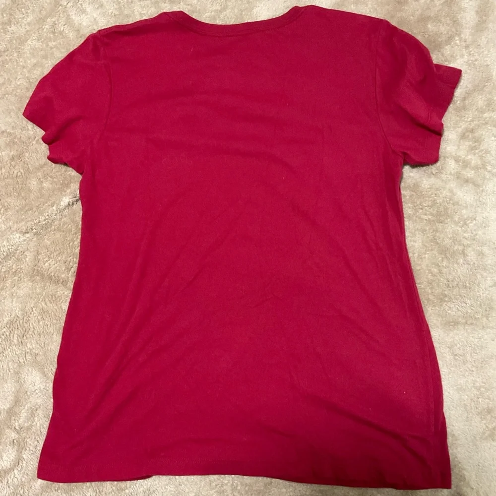 Hard Rock Cafe Burgundy Tee - Picture 5 of 5